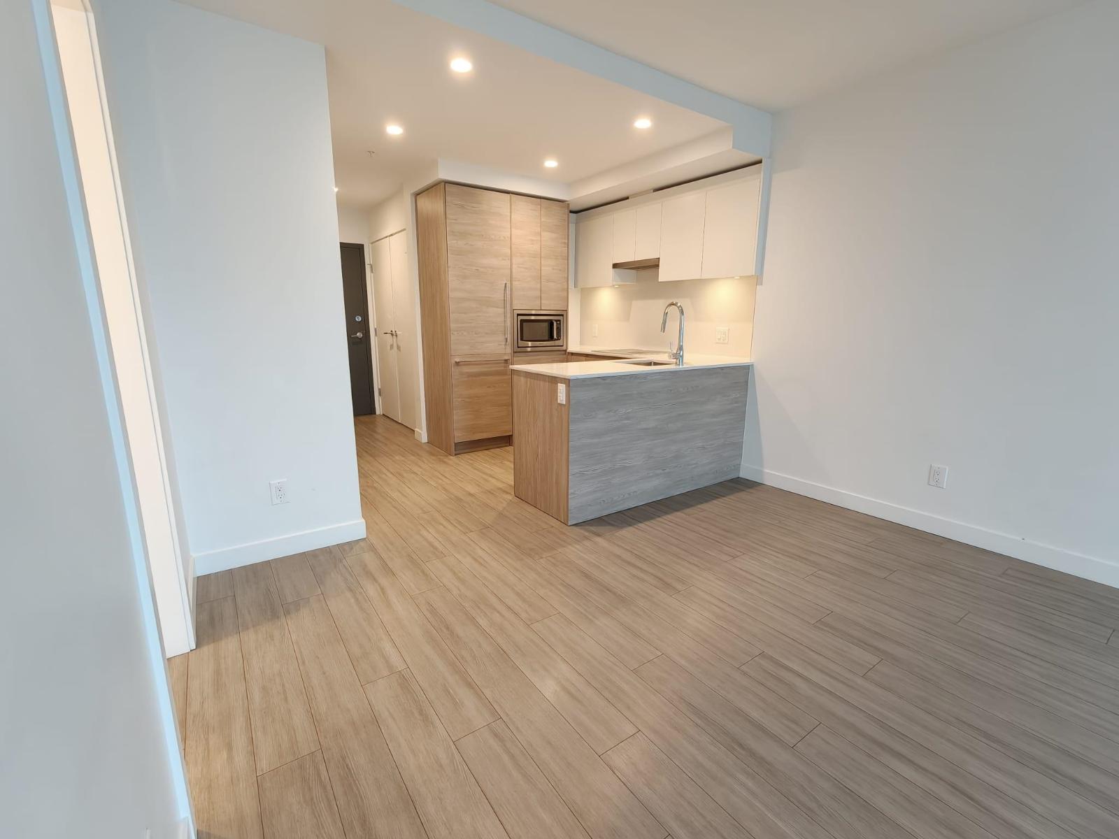 2502 13615 FRASER HIGHWAY