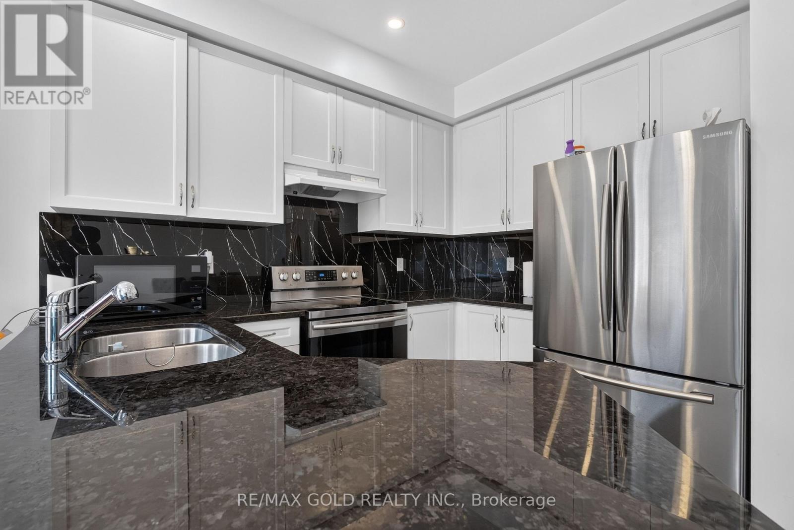 29 RANGEMORE ROAD E - 18
