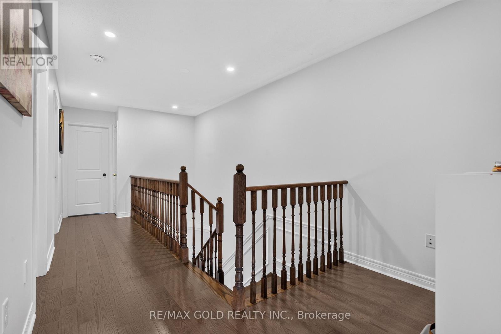 29 RANGEMORE ROAD E - 24