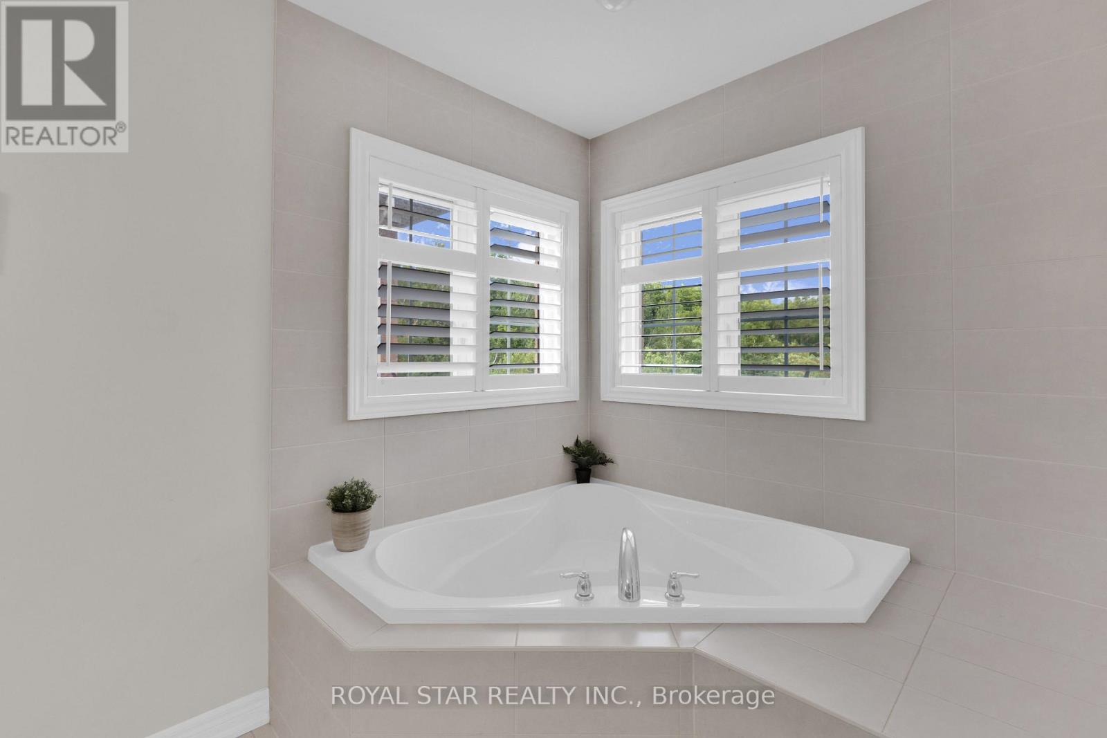 50 BROOKWATER CRESCENT - 30