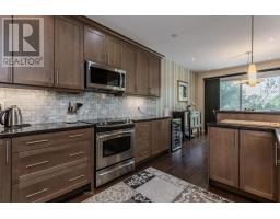 Kitchen - 2330 Valleyridge Drive, Oakville, ON L6M5C7 Photo 11