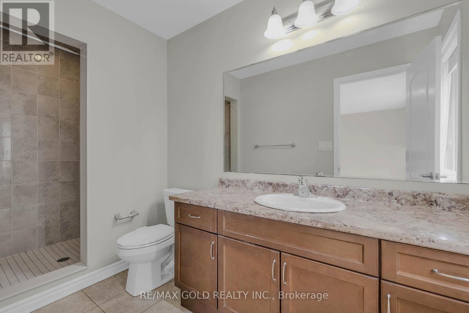 94 BENHURST CRESCENT - 24