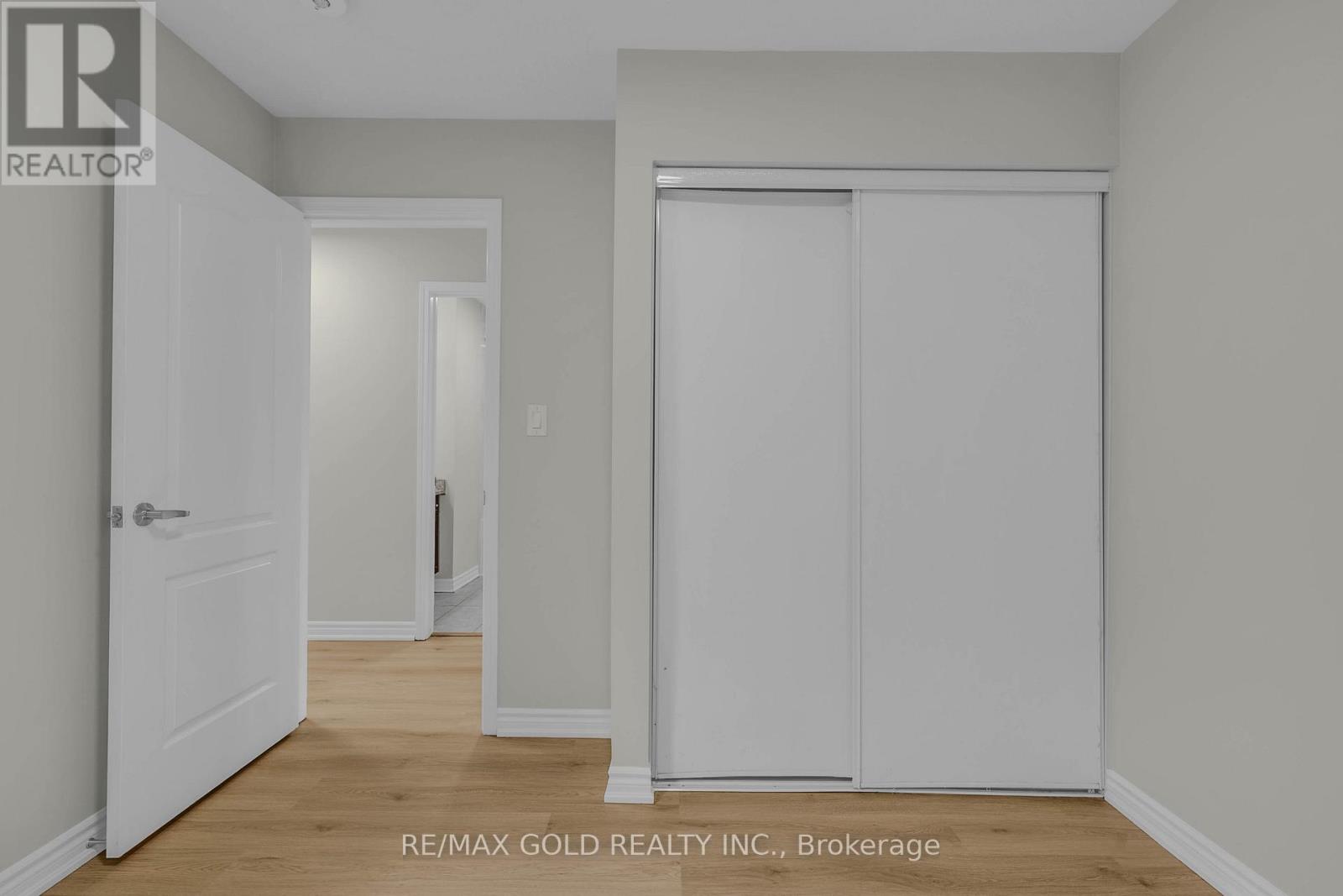 94 BENHURST CRESCENT - 26