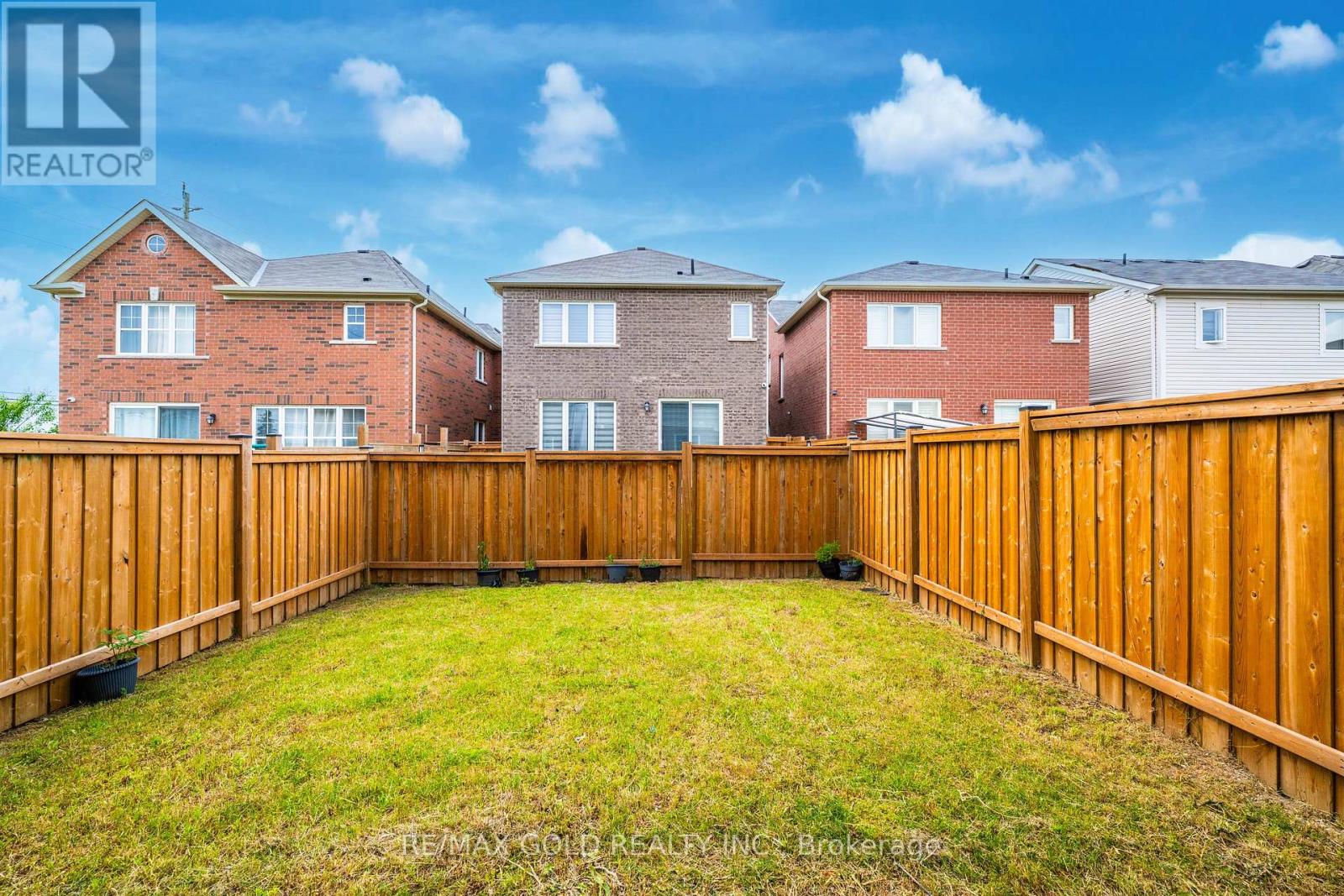 94 BENHURST CRESCENT - 36