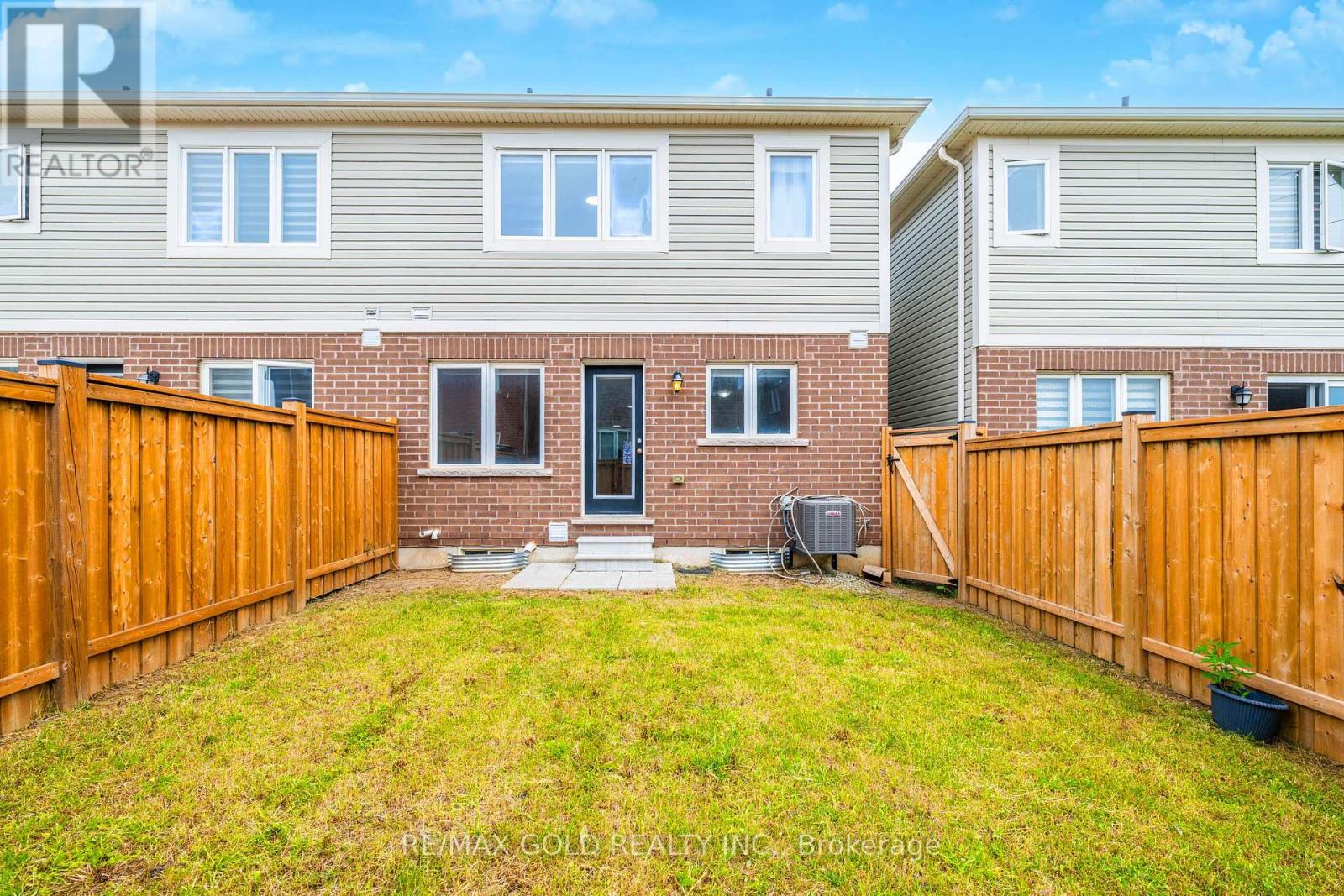 94 BENHURST CRESCENT - 37