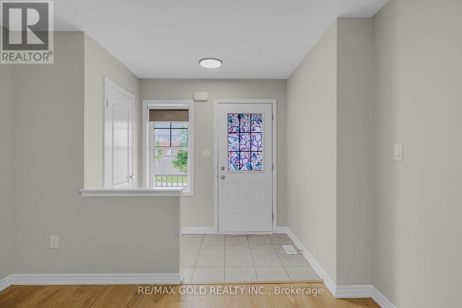 94 BENHURST CRESCENT - 6