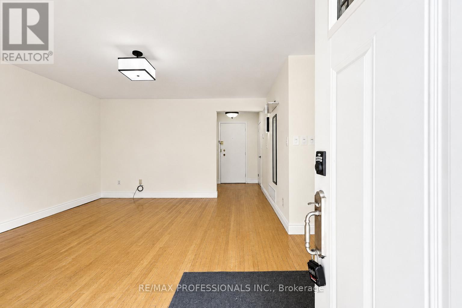 #20 160 CARSBROOKE ROAD - 2
