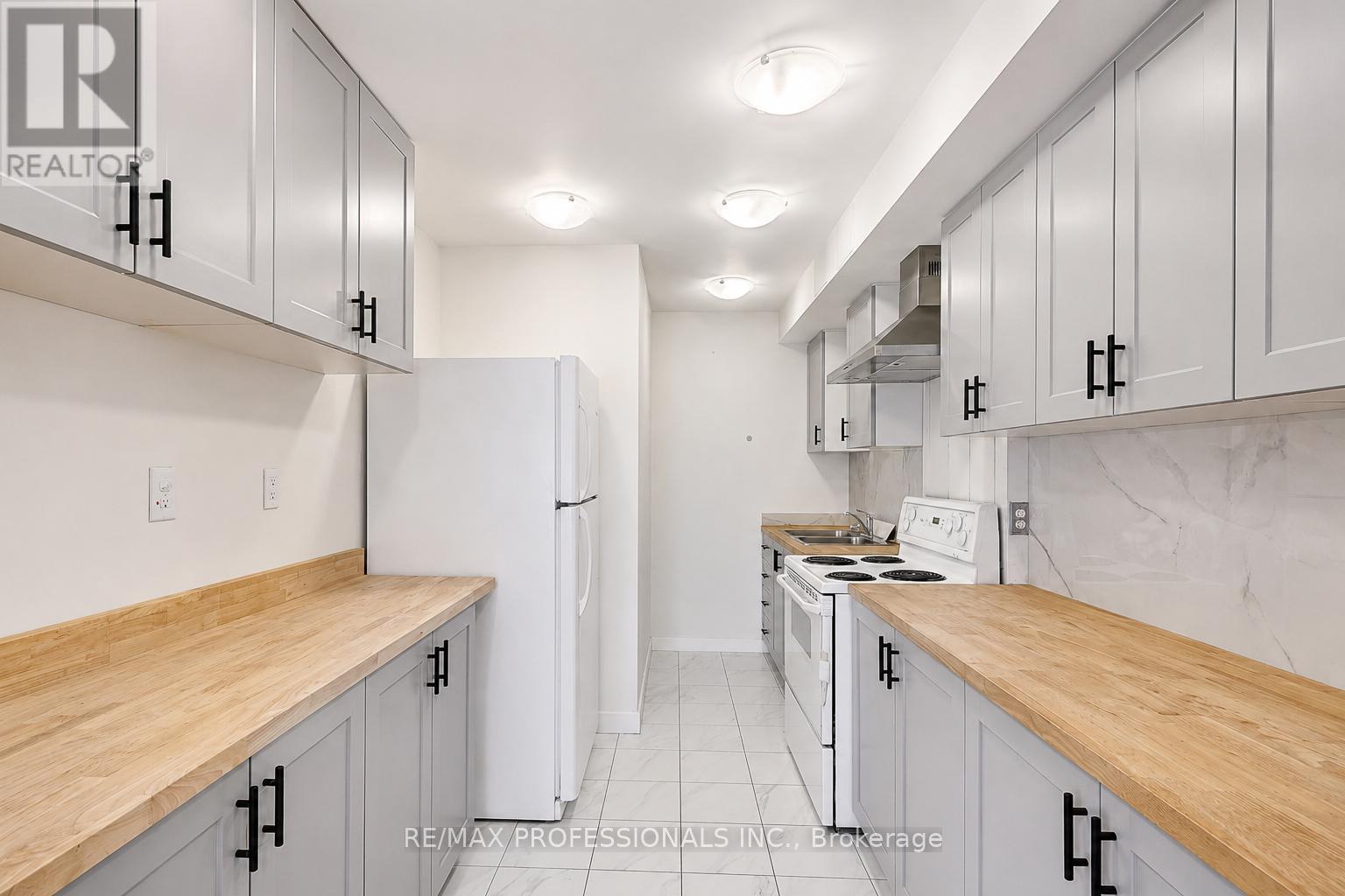 #20 160 CARSBROOKE ROAD - 10
