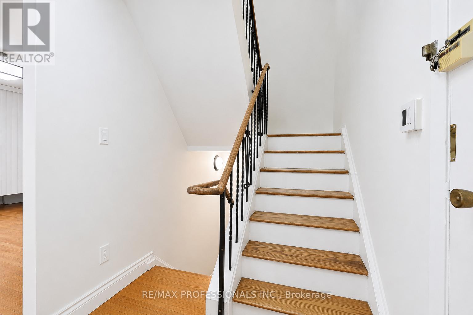 #20 160 CARSBROOKE ROAD - 14