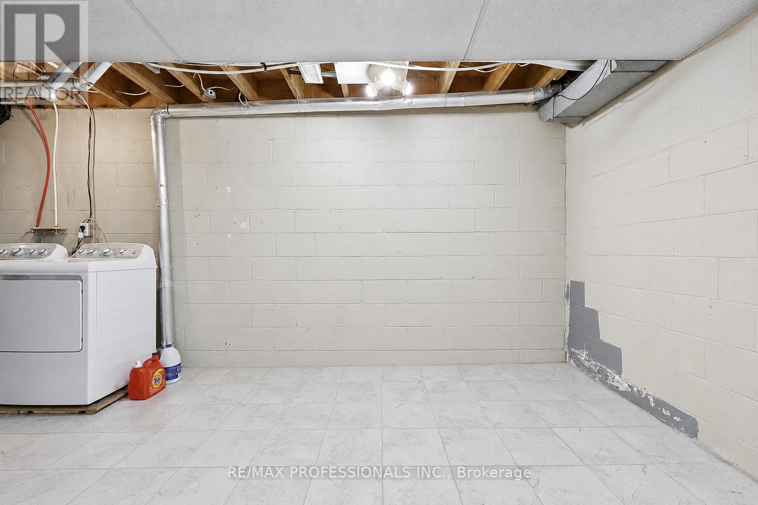 #20 160 CARSBROOKE ROAD - 28