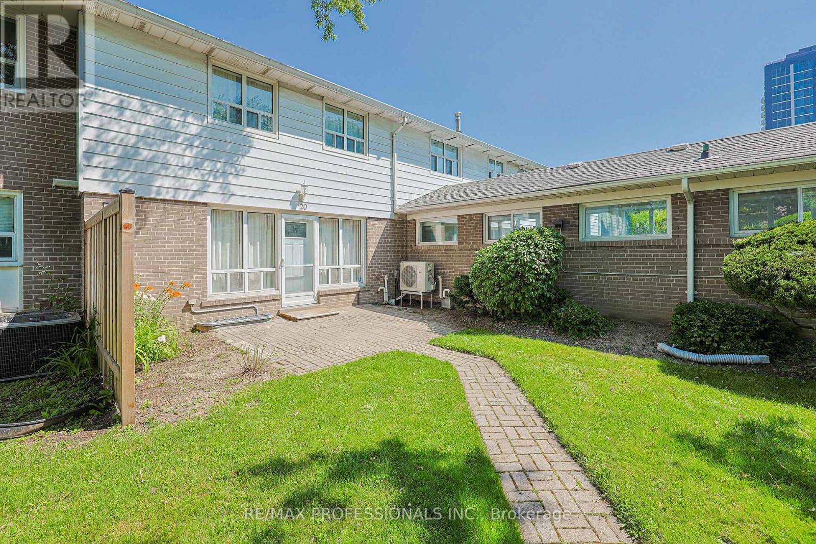 #20 160 CARSBROOKE ROAD - 31