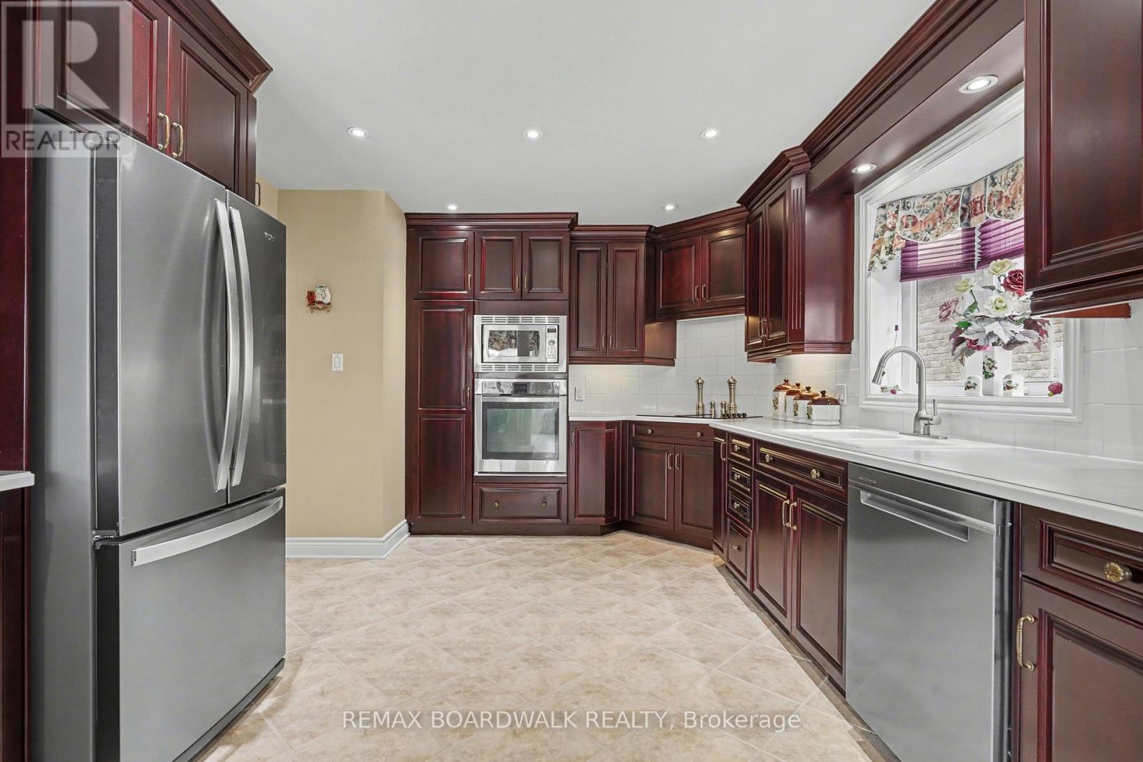 819 LAVAL STREET - 12