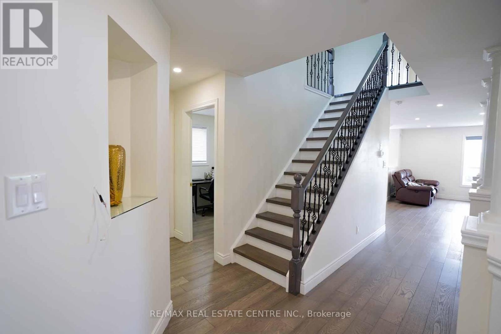 187 ADLER DRIVE - 11