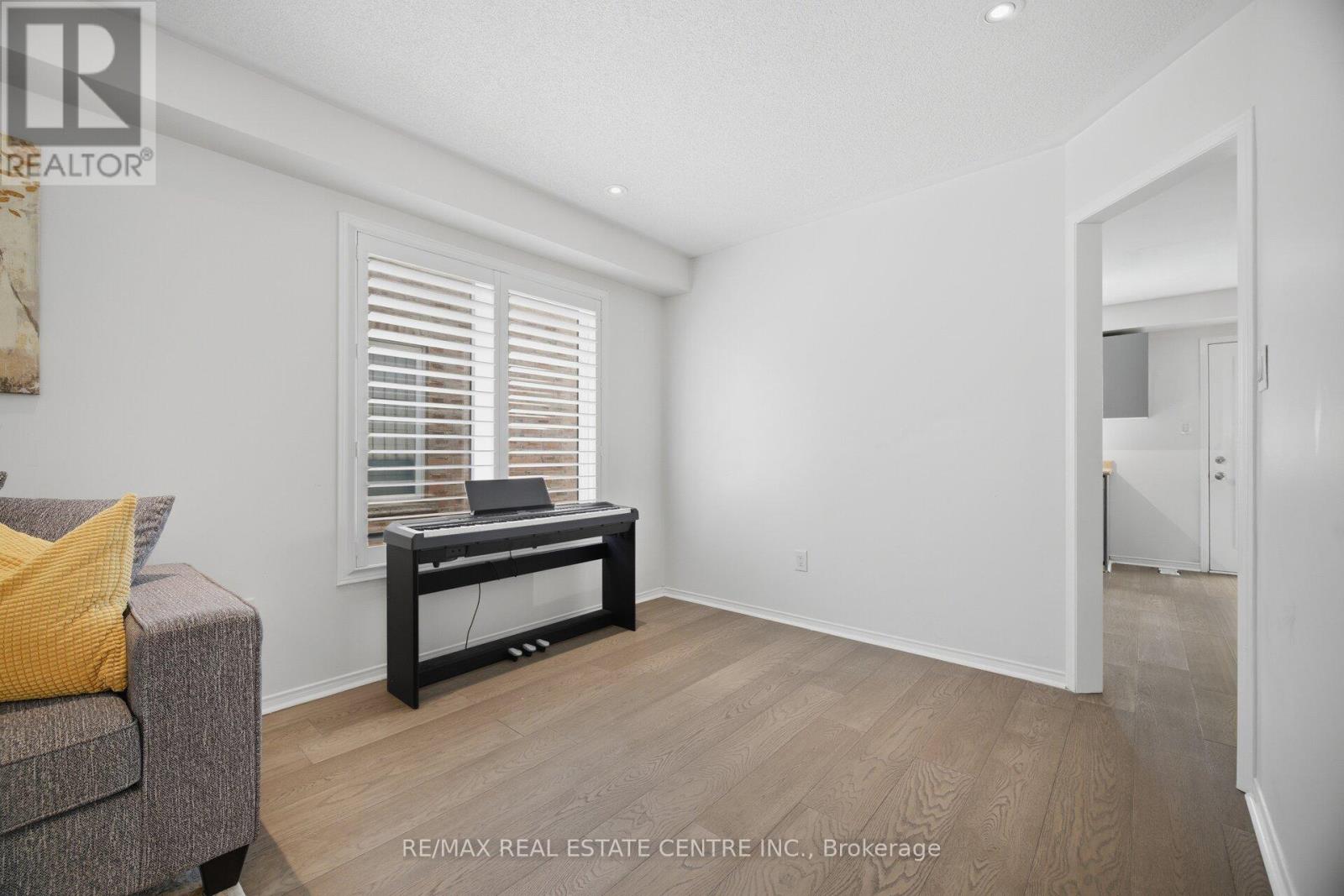 71 BARRETT AVENUE - 10