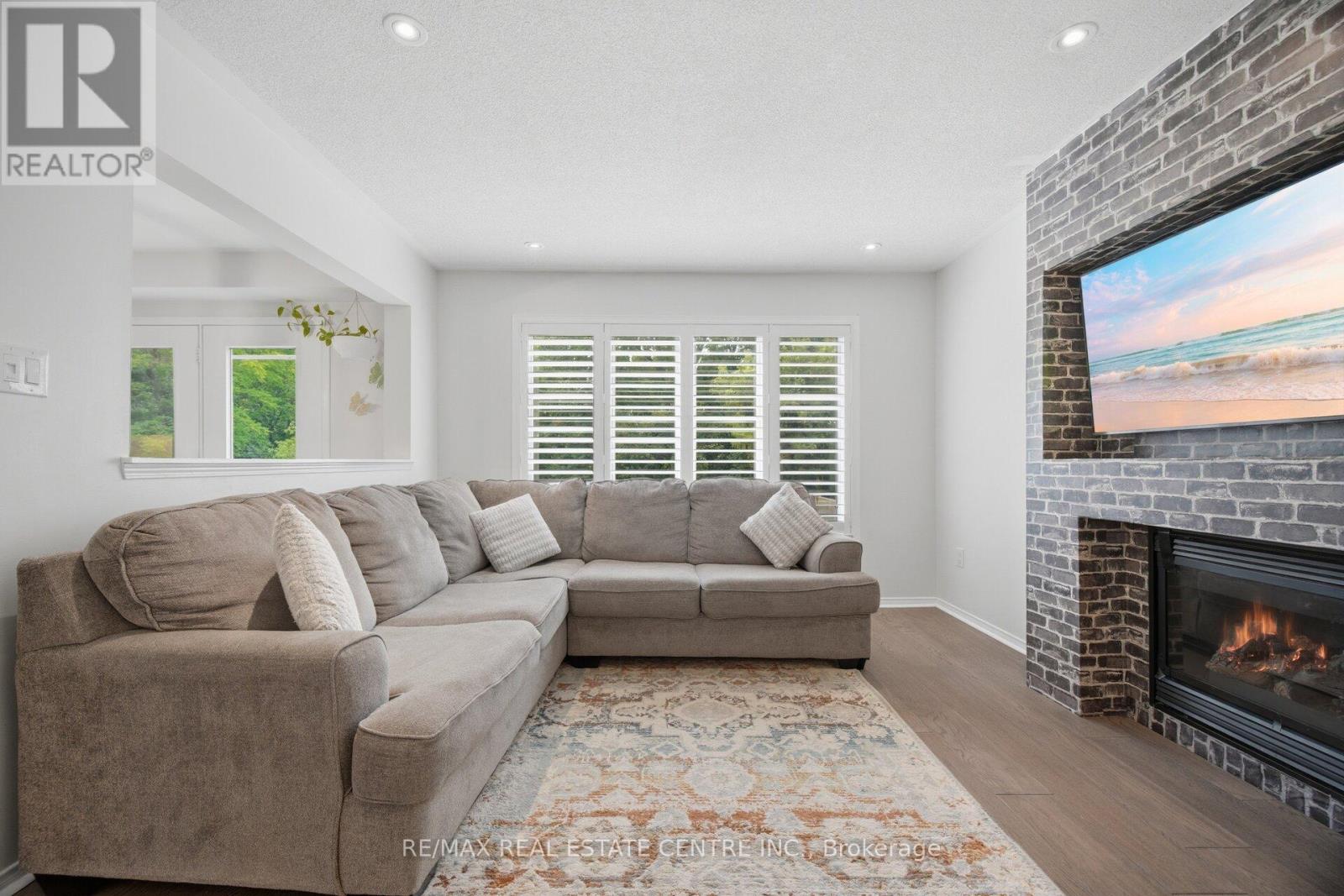 71 BARRETT AVENUE - 18