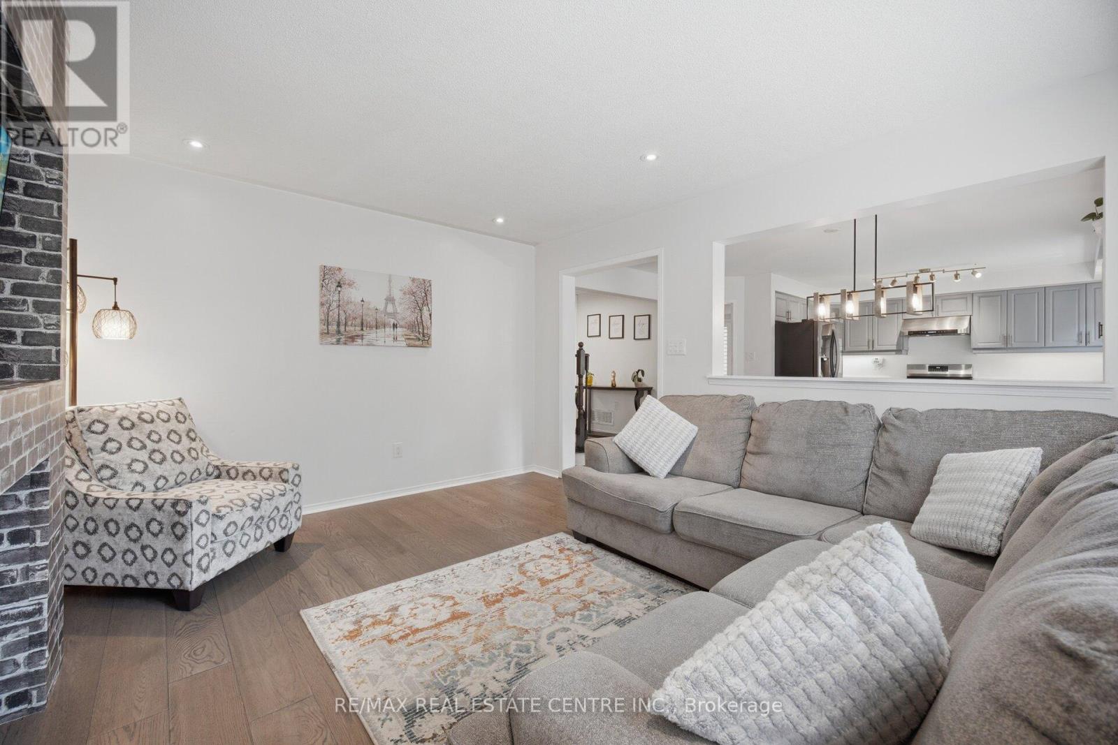 71 BARRETT AVENUE - 20