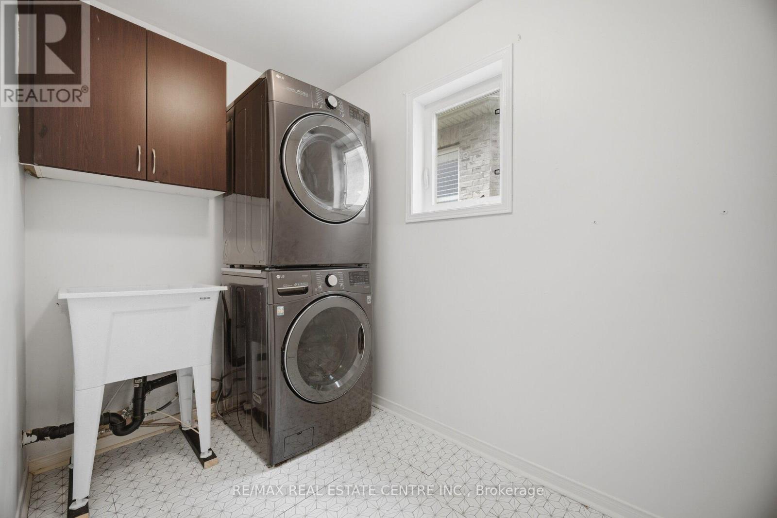 71 BARRETT AVENUE - 46
