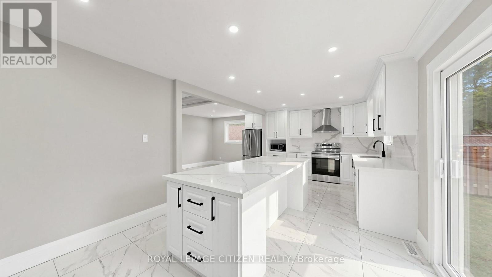 27 EMPEROR AVENUE - 12