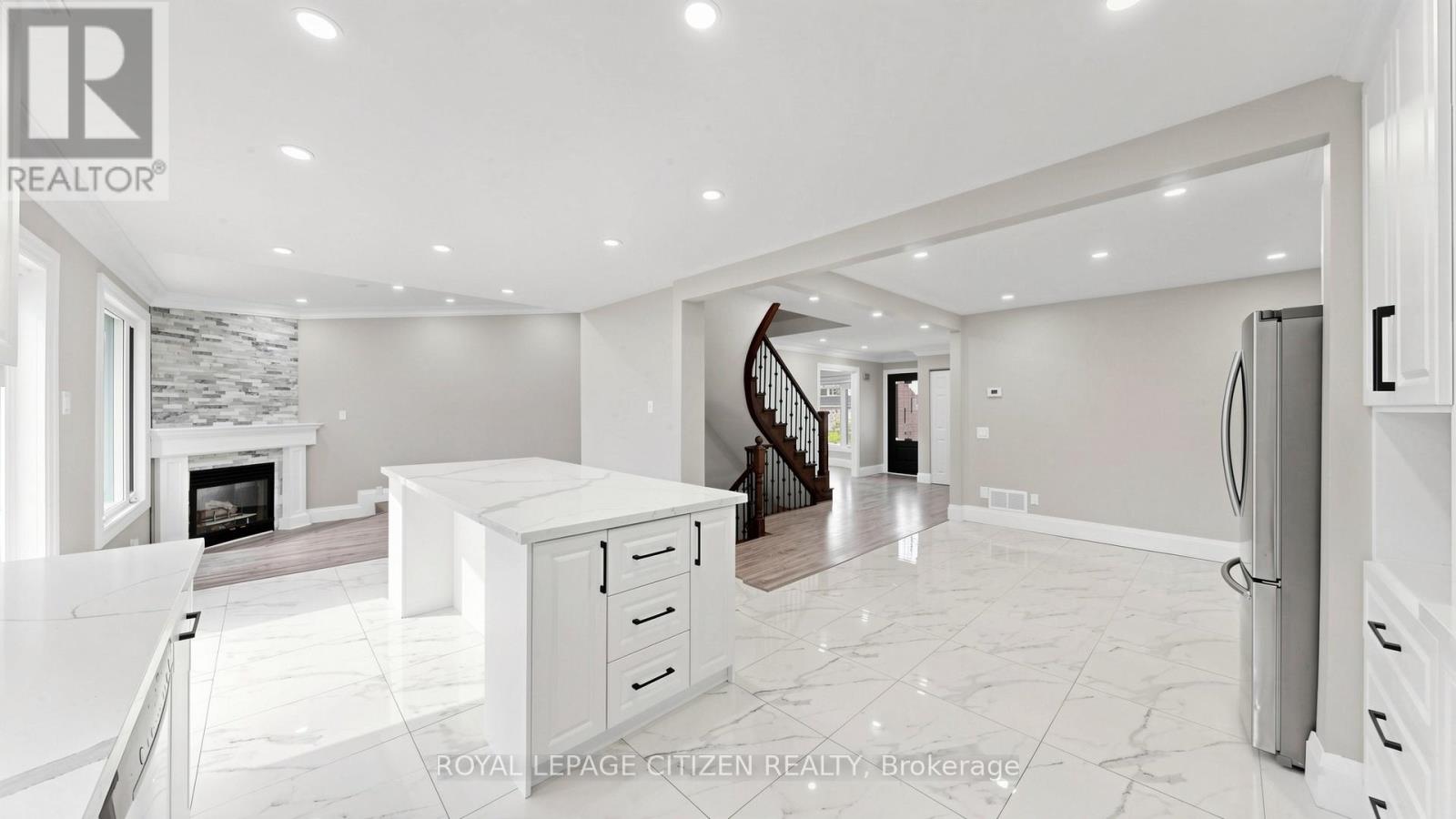 27 EMPEROR AVENUE - 14