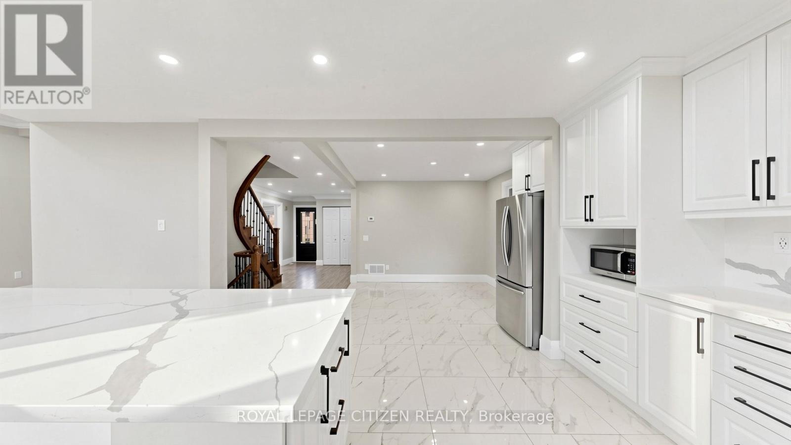27 EMPEROR AVENUE - 15