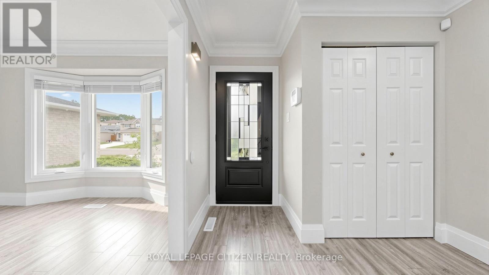27 EMPEROR AVENUE - 22