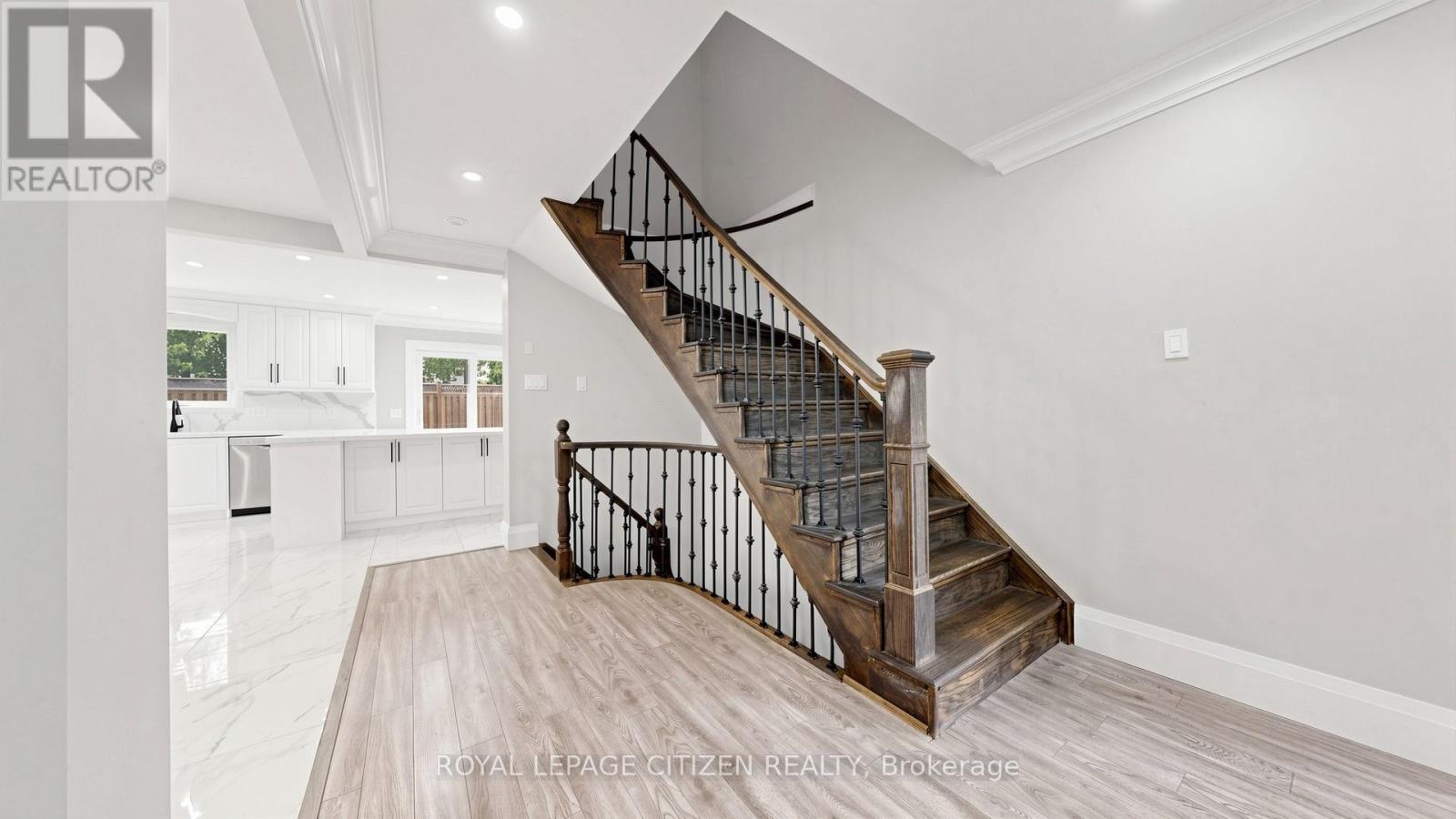 27 EMPEROR AVENUE - 23