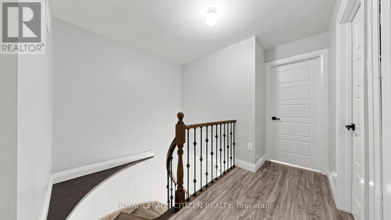 27 EMPEROR AVENUE - 24