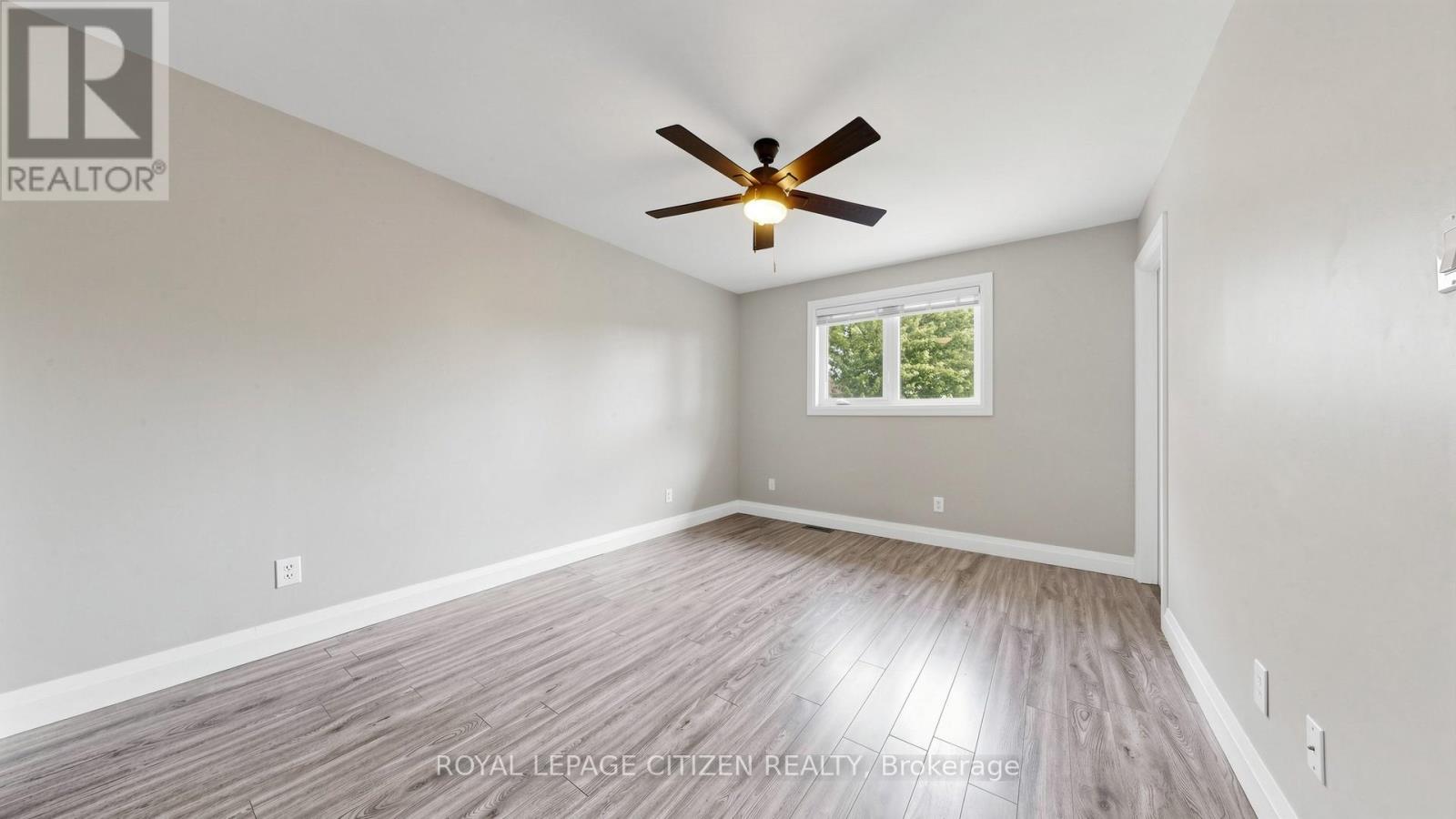 27 EMPEROR AVENUE - 25