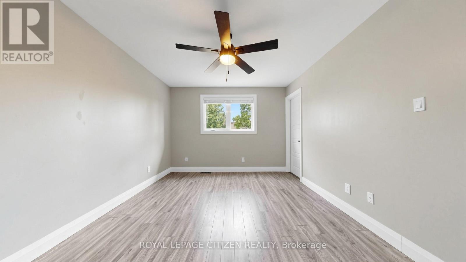 27 EMPEROR AVENUE - 26