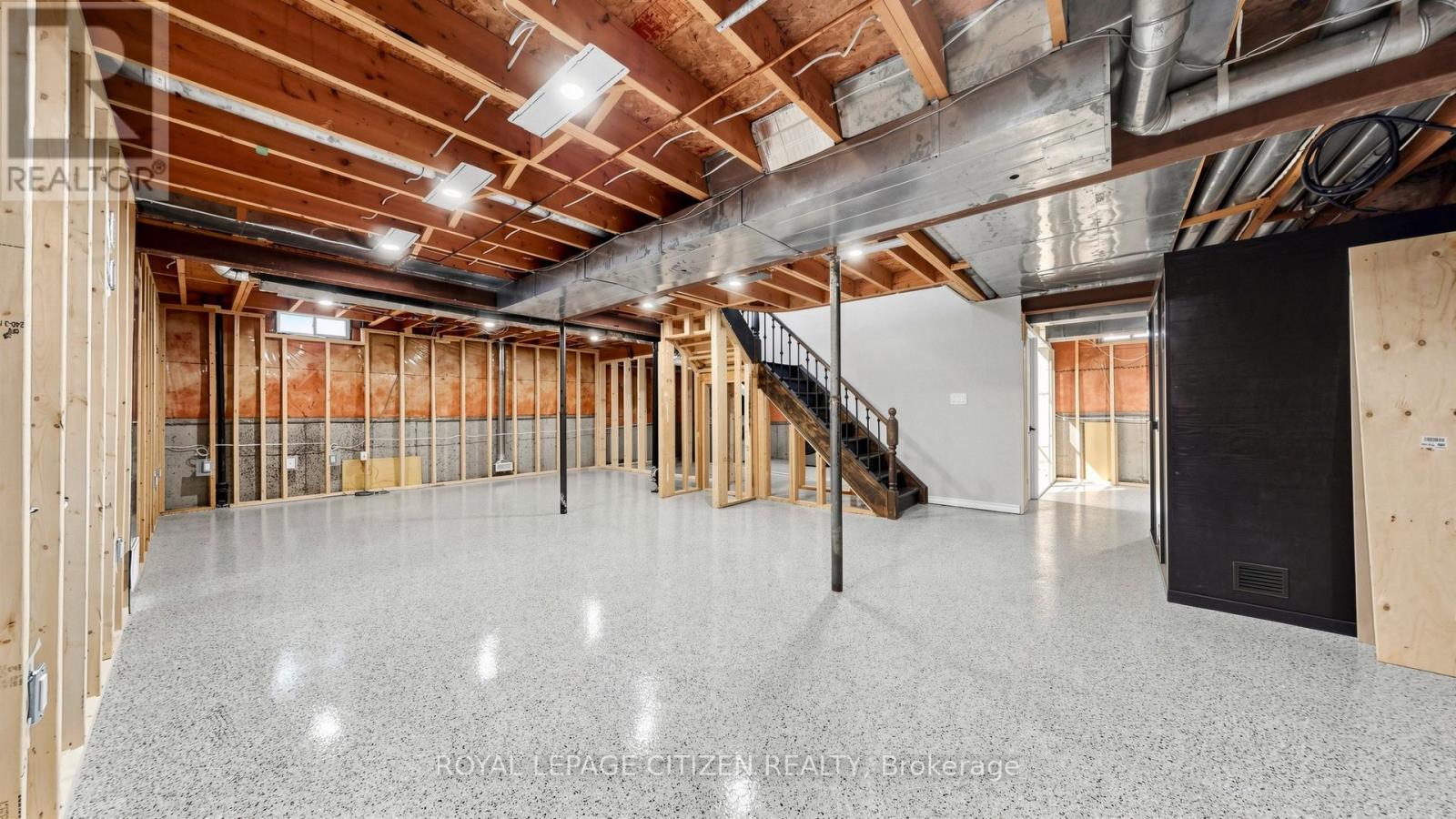 27 EMPEROR AVENUE - 41
