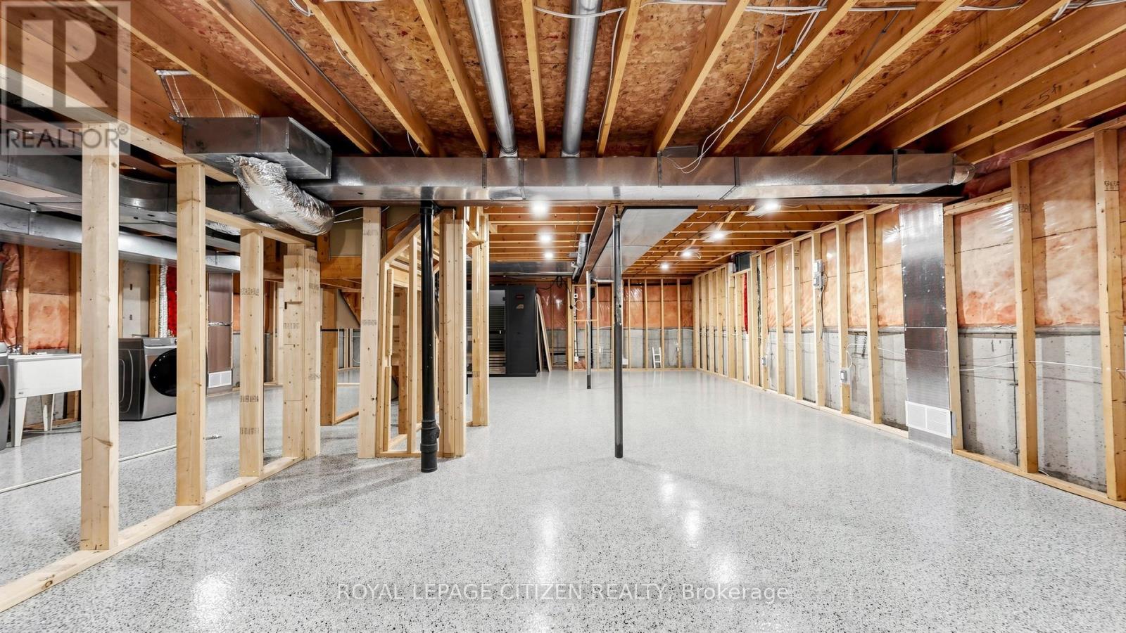27 EMPEROR AVENUE - 42