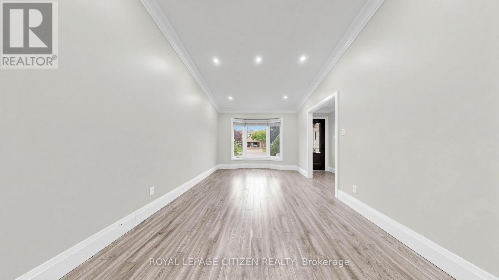 27 EMPEROR AVENUE - 5