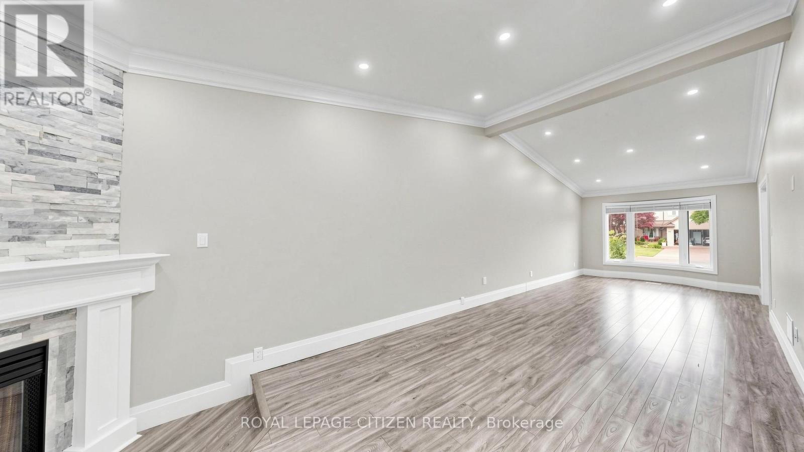 27 EMPEROR AVENUE - 6