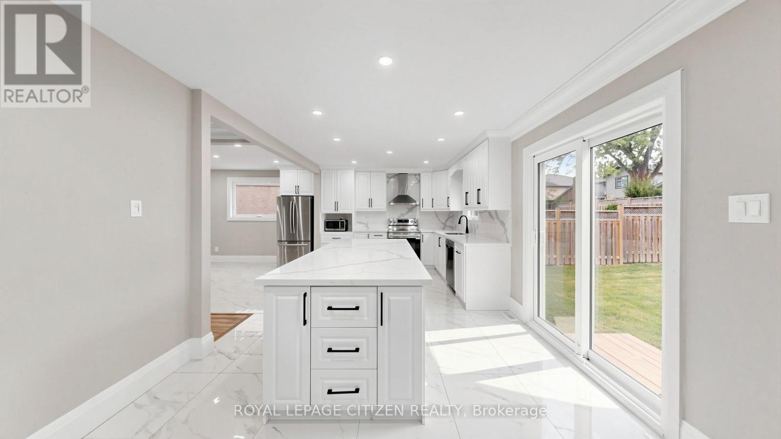 27 EMPEROR AVENUE - 8