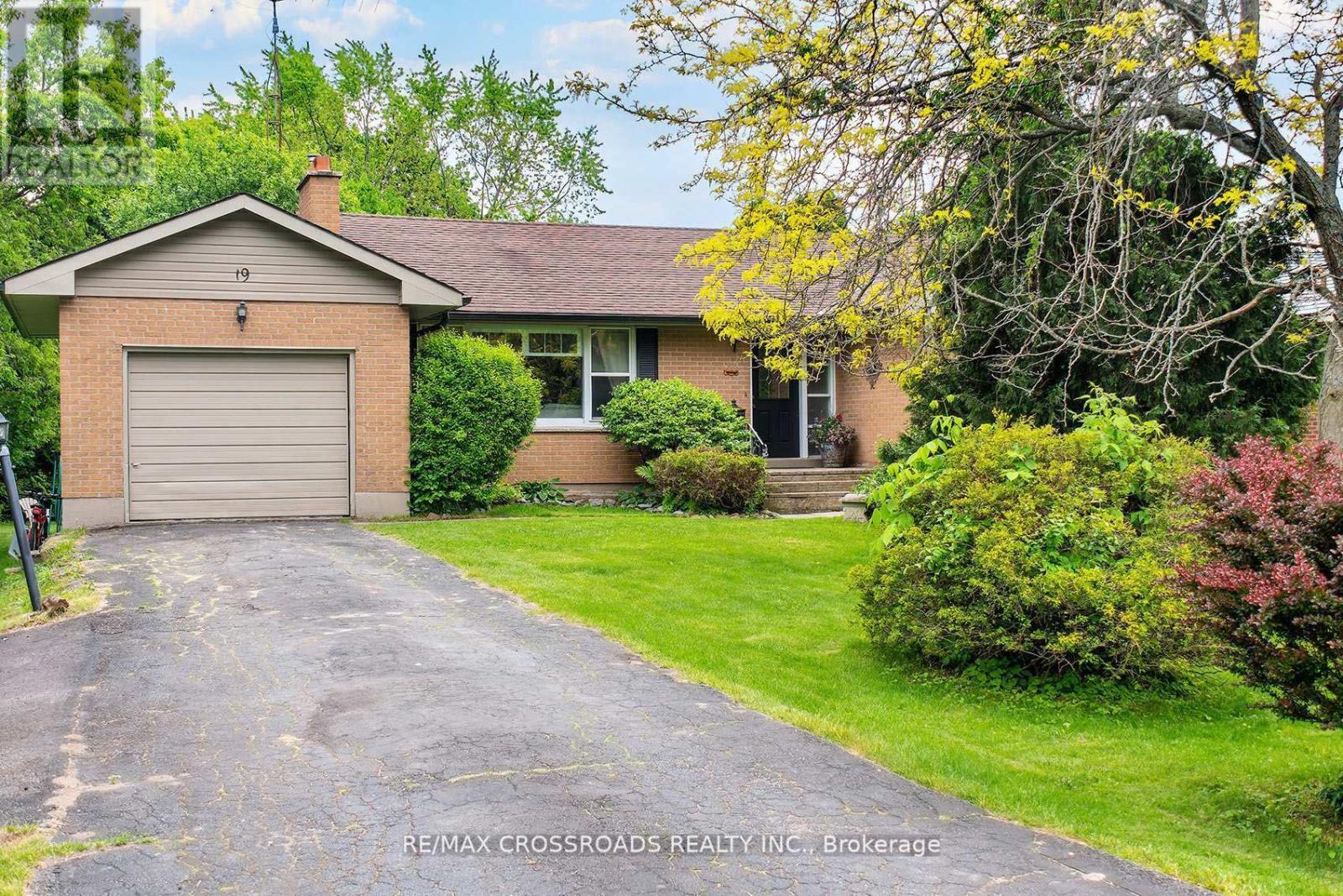 19 ORCHARD AVENUE - 44