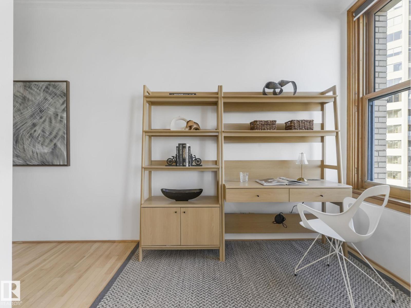 #807 10134 100 ST NW - 8