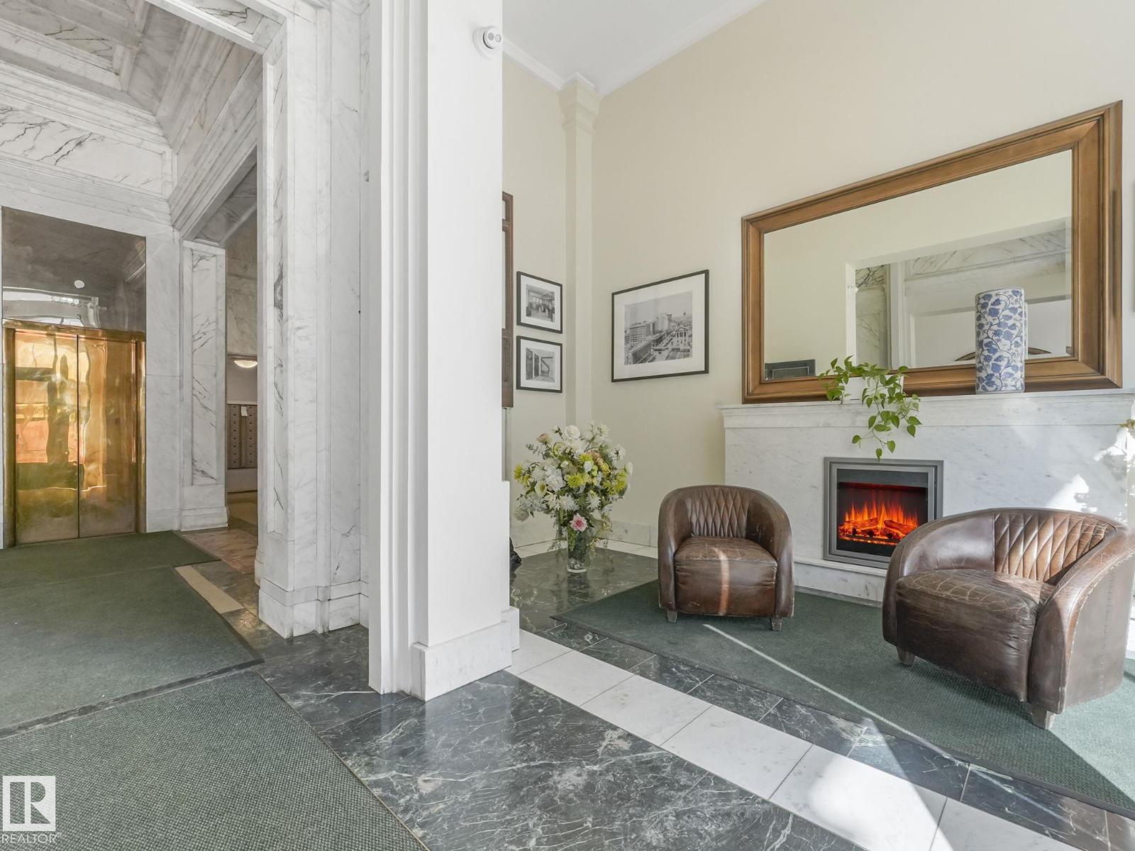 #807 10134 100 ST NW - 36