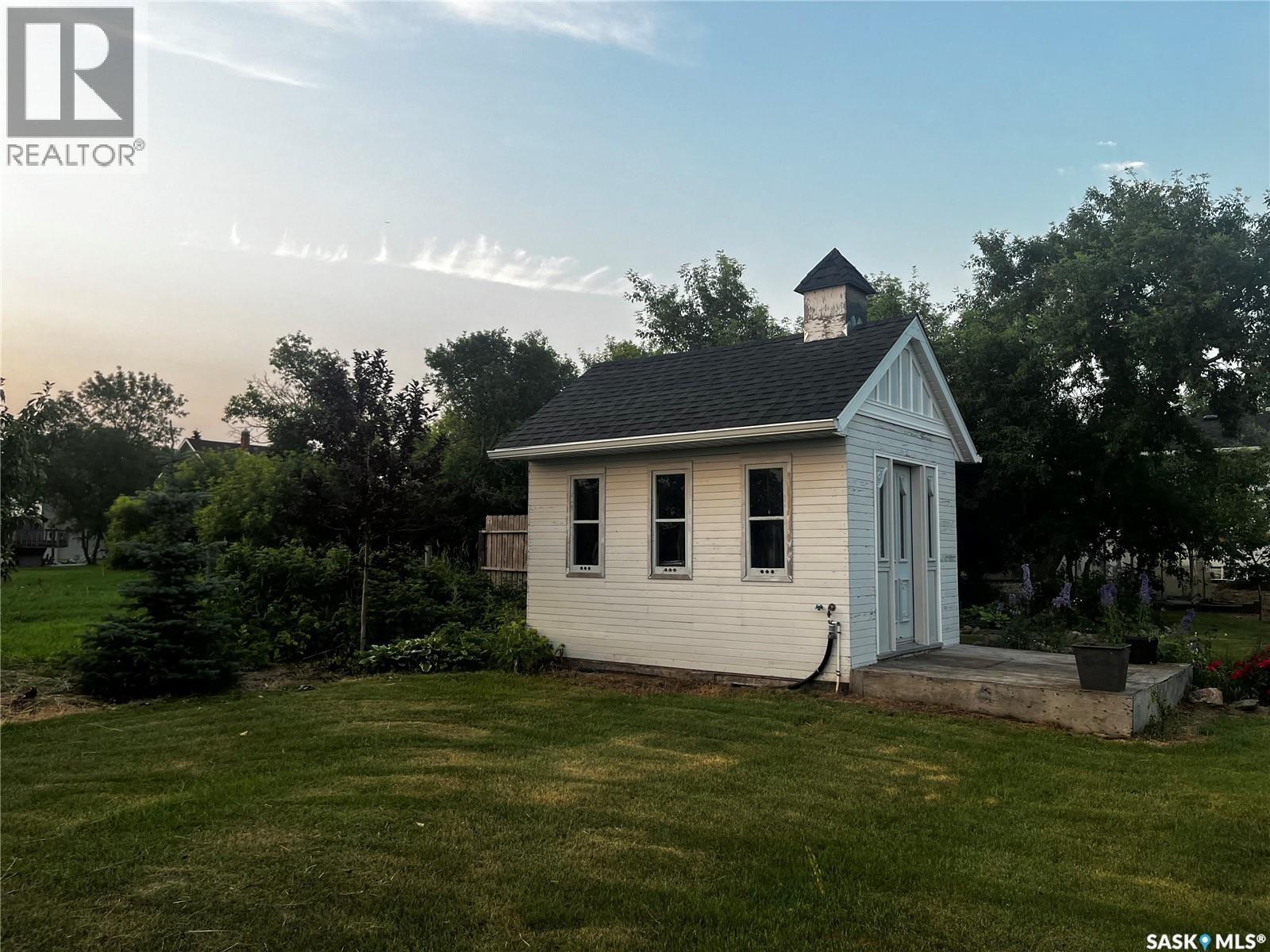 1306 Assiniboia AVENUE - 5