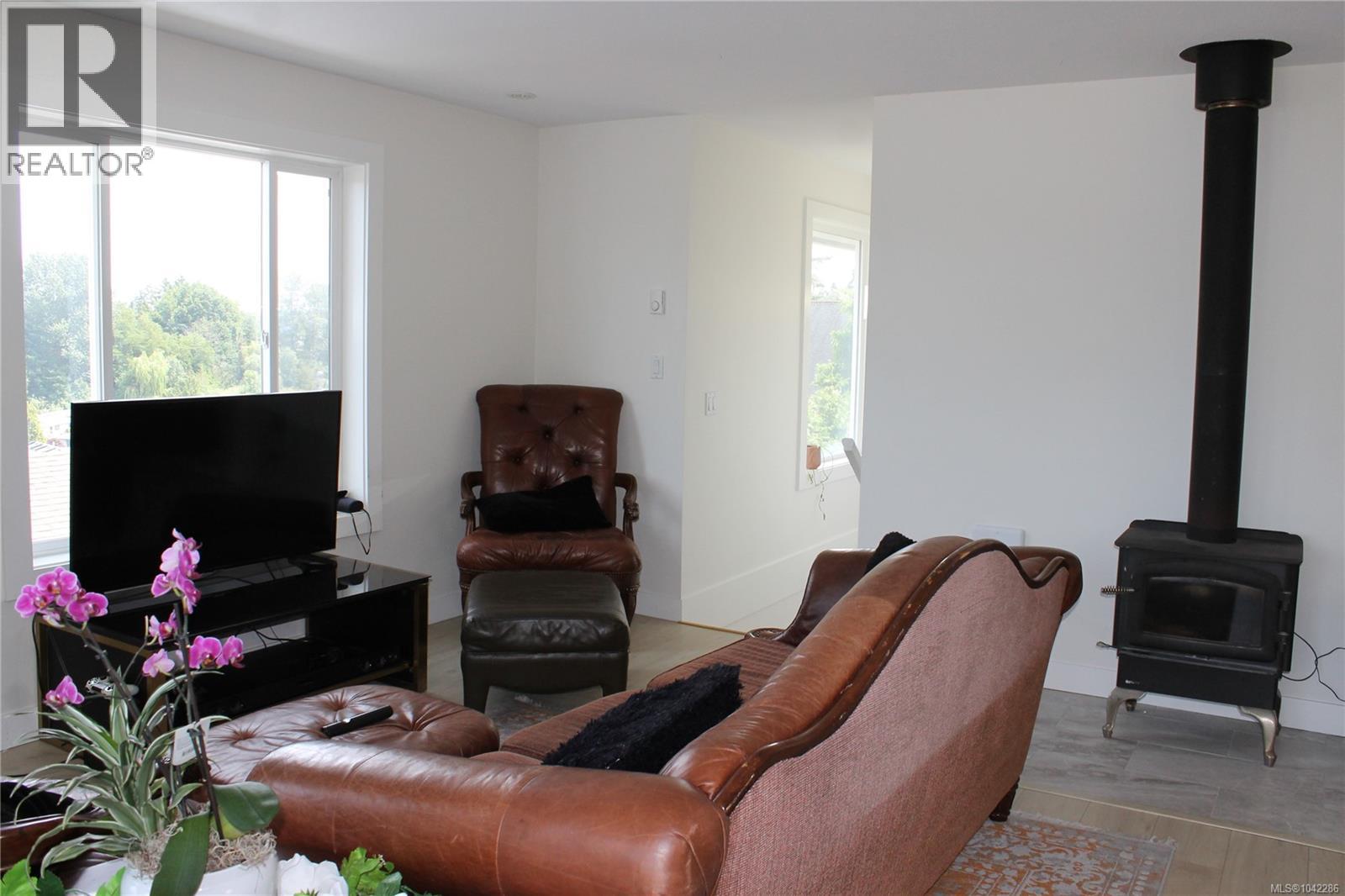6160 Lakeview Dr - 4