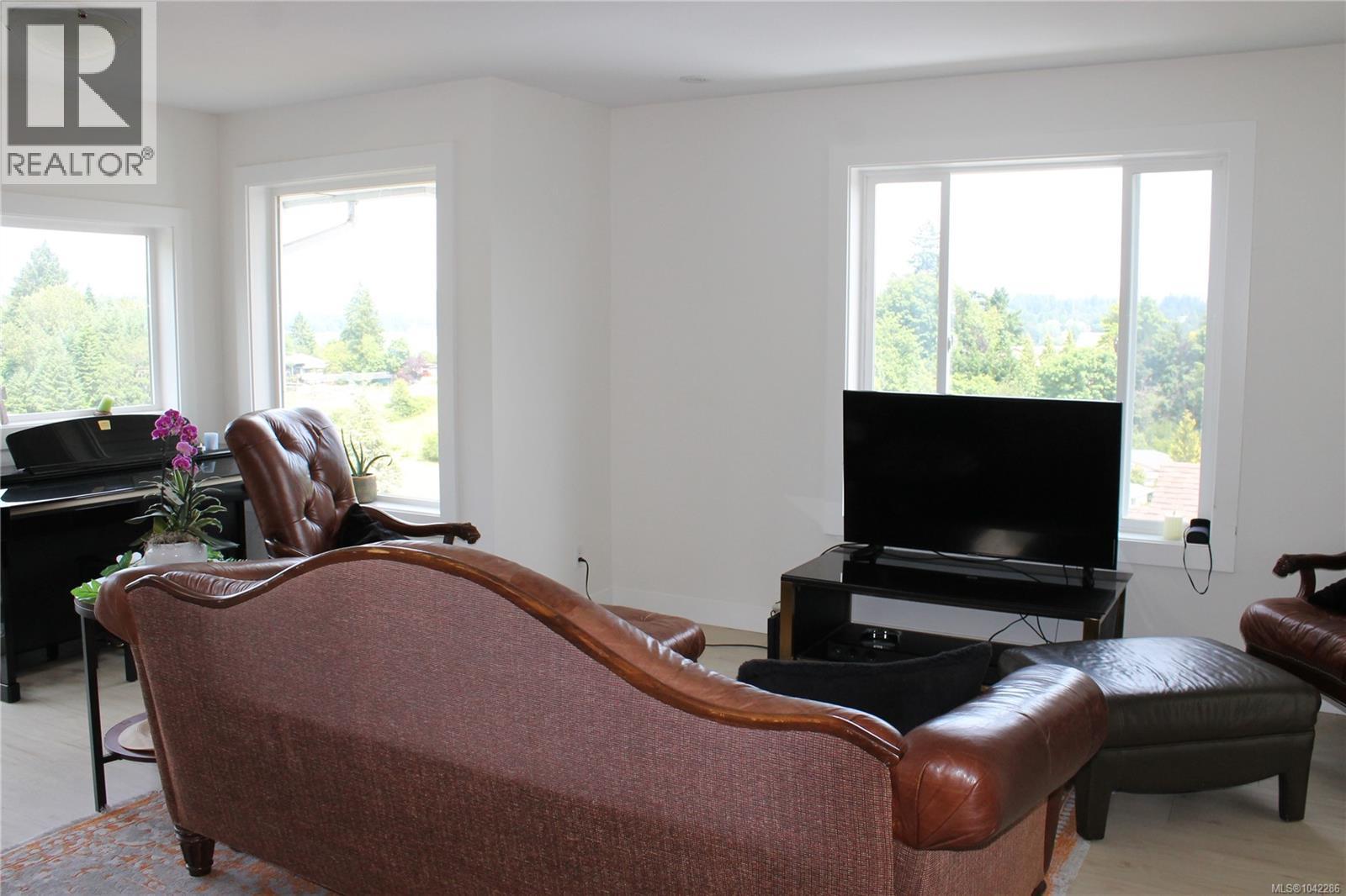 6160 Lakeview Dr - 5
