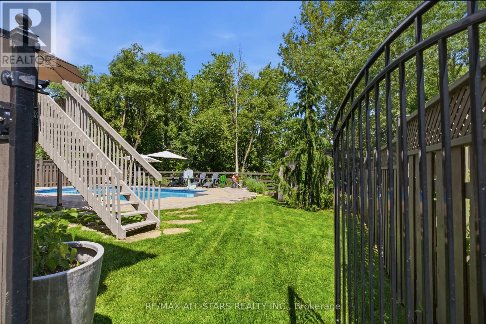 38 GALLOWAY CRESCENT - 40