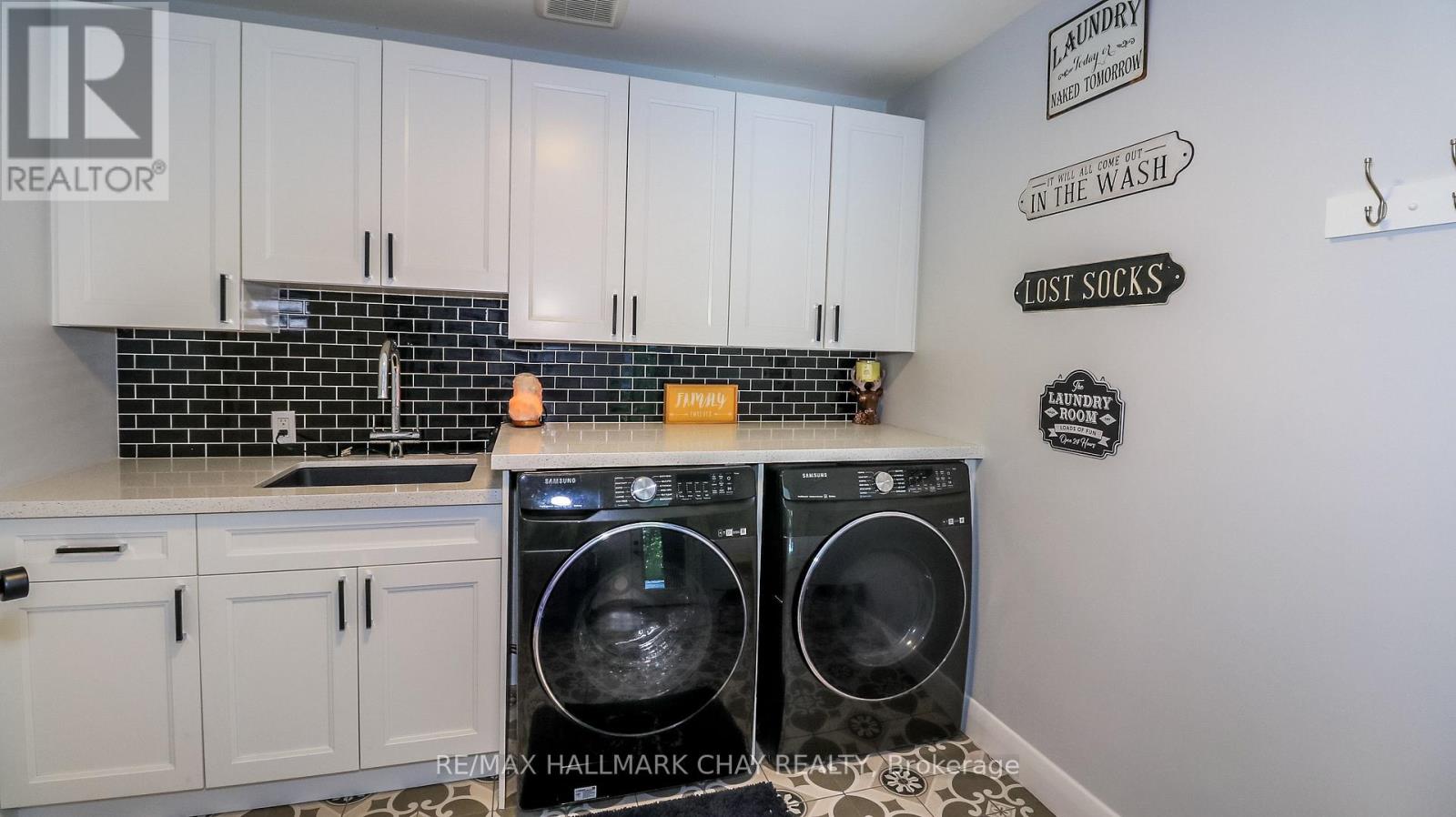 17 BOWMAN AVENUE - 30
