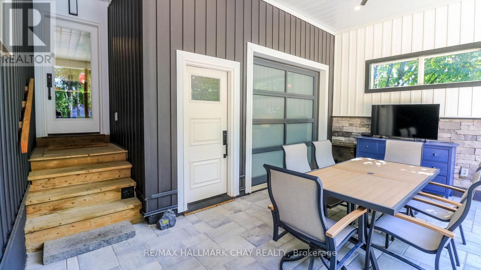17 BOWMAN AVENUE - 17