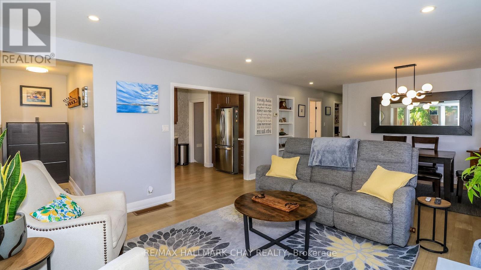 17 BOWMAN AVENUE - 23