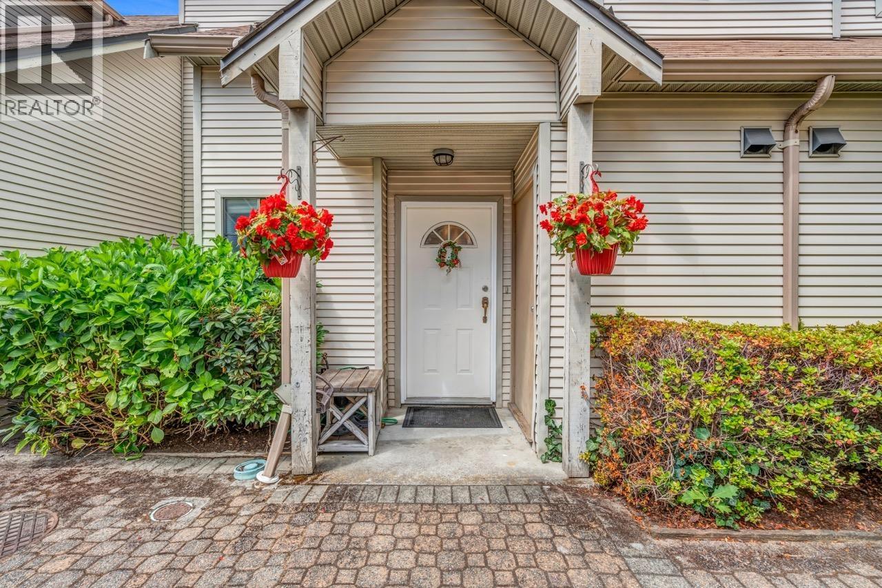 3 98 BEGIN STREET, Coquitlam