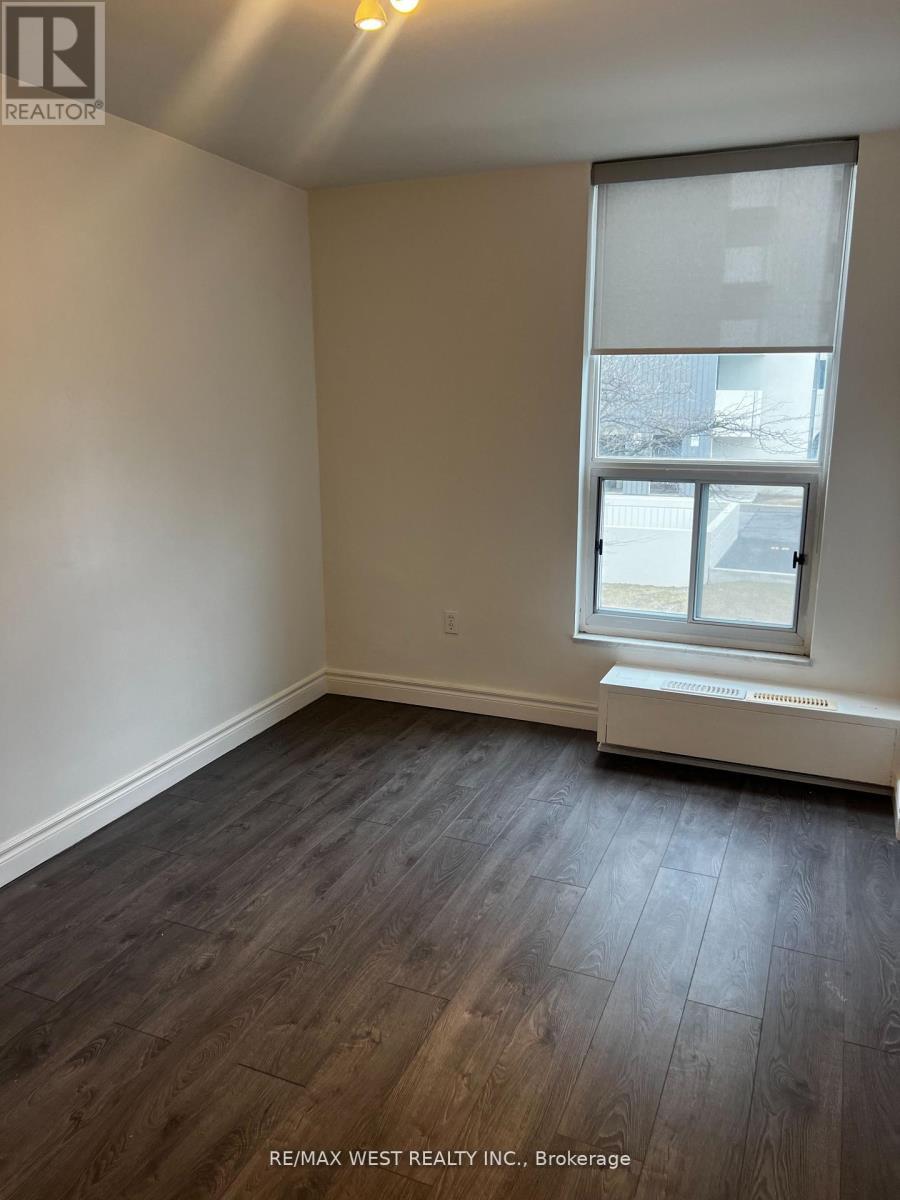 #202 130 NEPTUNE DRIVE - 12
