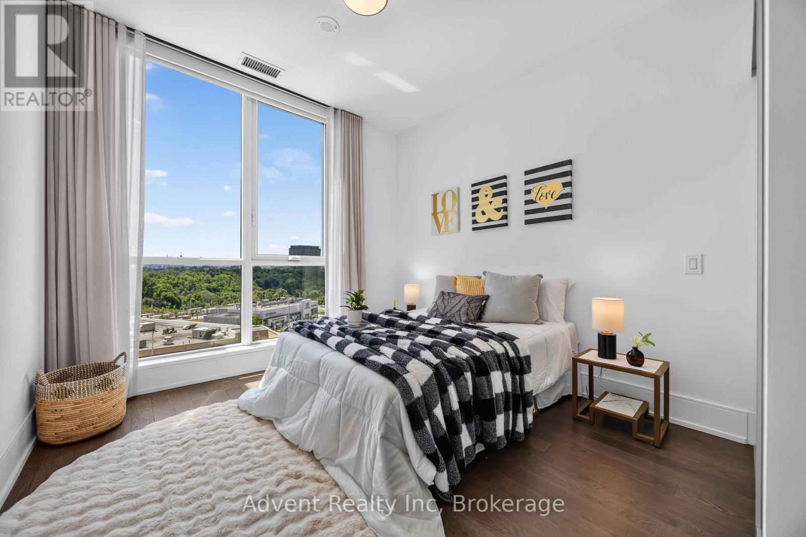 #518 30 INN ON THE PARK DRIVE - 42