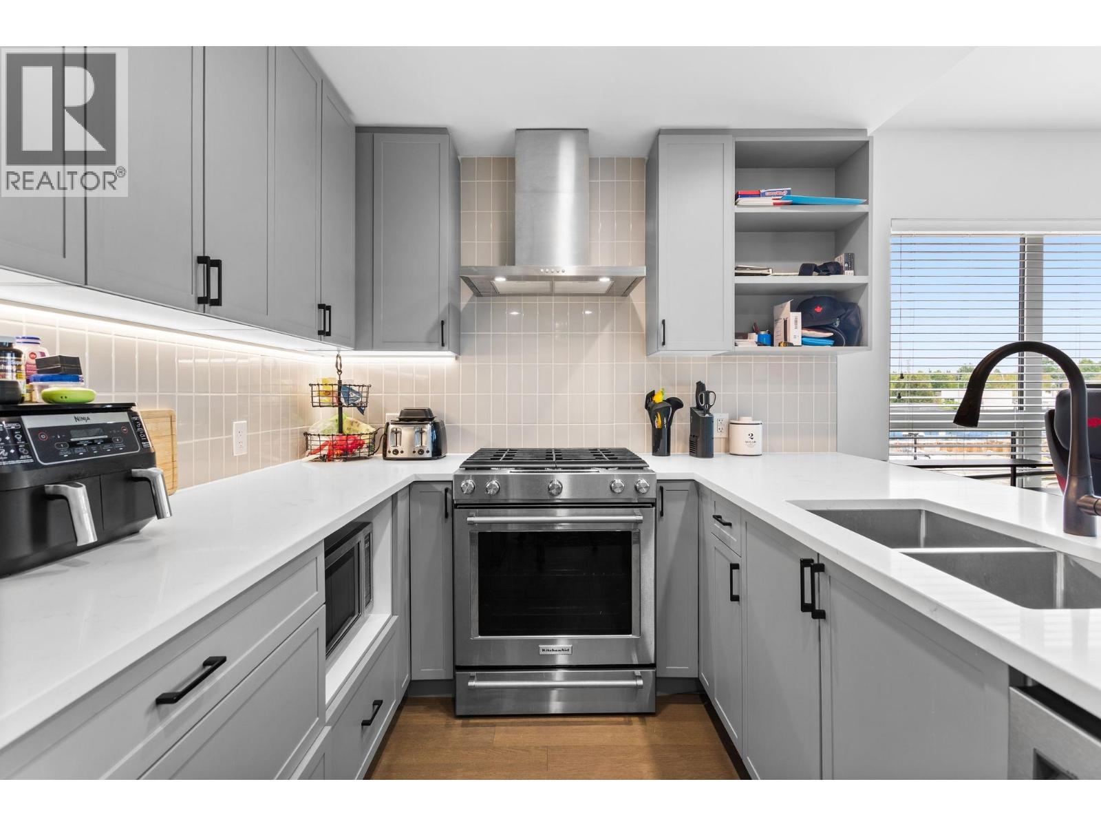 306 22226 BROWN AVENUE, Maple Ridge