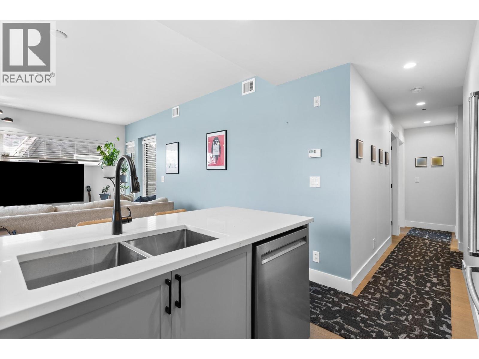 306 22226 BROWN AVENUE, Maple Ridge