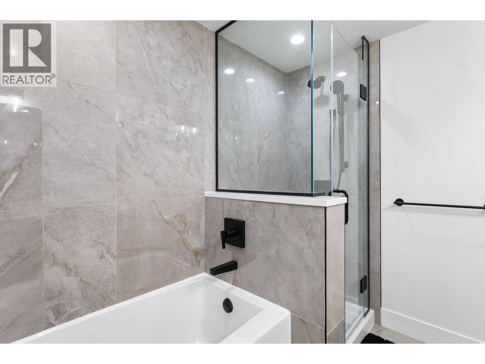 306 22226 BROWN AVENUE, Maple Ridge